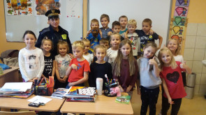 Spotkanie klas pierwszych SP z przedstawicielką straży miejskiej 